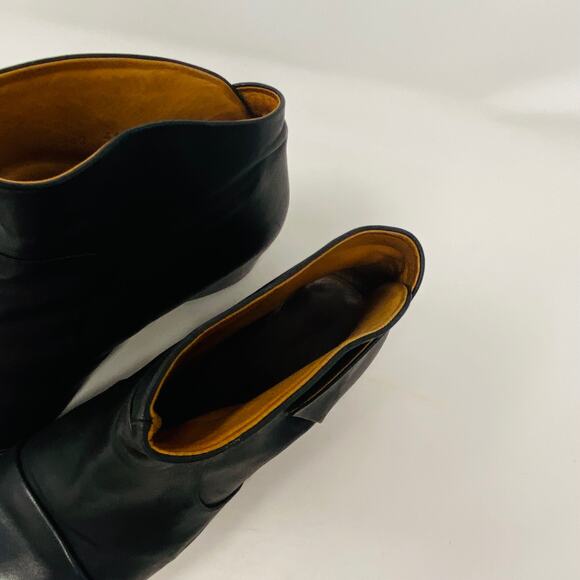 P. Monjo Womens Black Leather Pull-On Round Toe Cap Ankle Boots Size EU41 - Picture 3 of 15